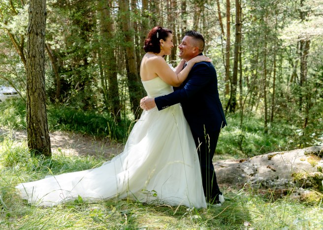 découverte des mariés forêt mariage montclar