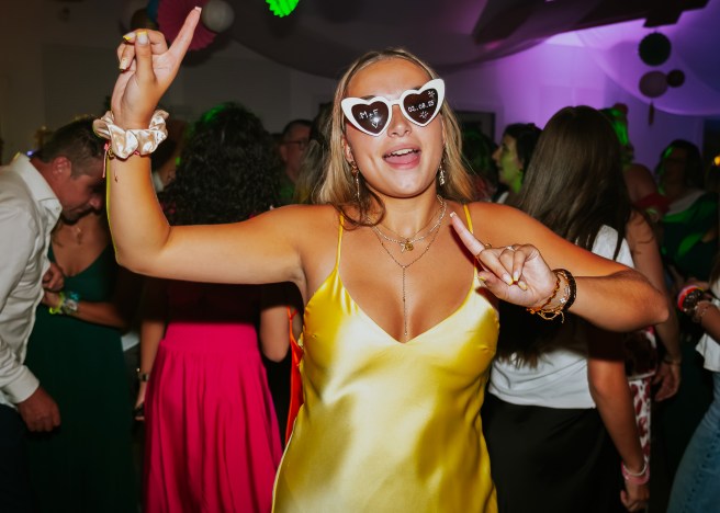 lunettes de soleil coeur mariage chabanon wedding rainbow